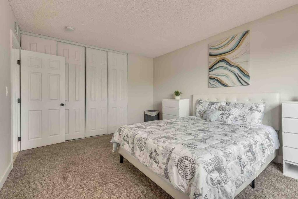 לאס וגאס Cozy Home! 16 Min Away From Strip And Fremont מראה חיצוני תמונה